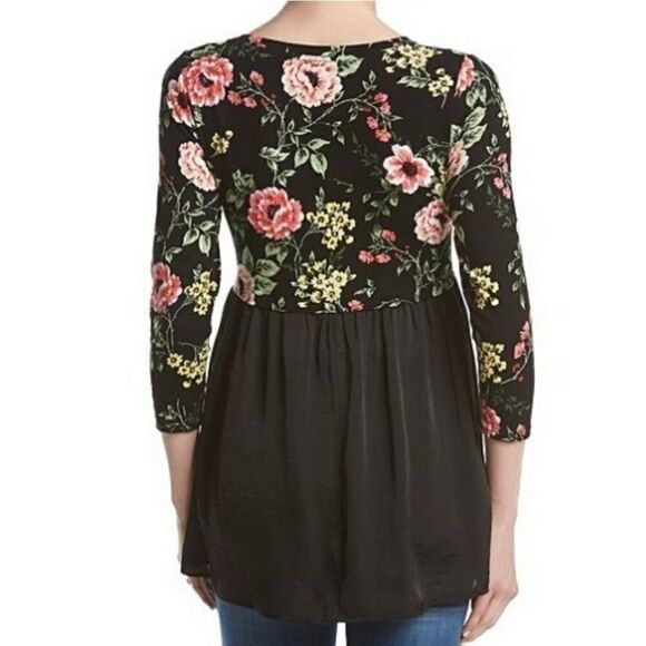Flutter & Kick Maternity Floral Flowy Vneck Top M NWT - Picture 2 of 8